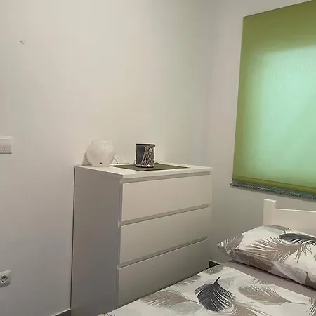 Bobovik - 3 Bedrooms アパート