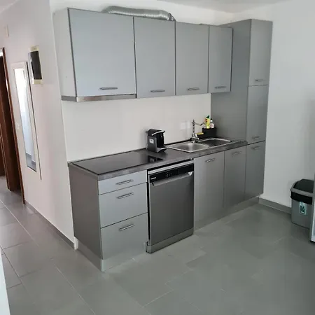 Bobovik - 3 Bedrooms Daire Vir