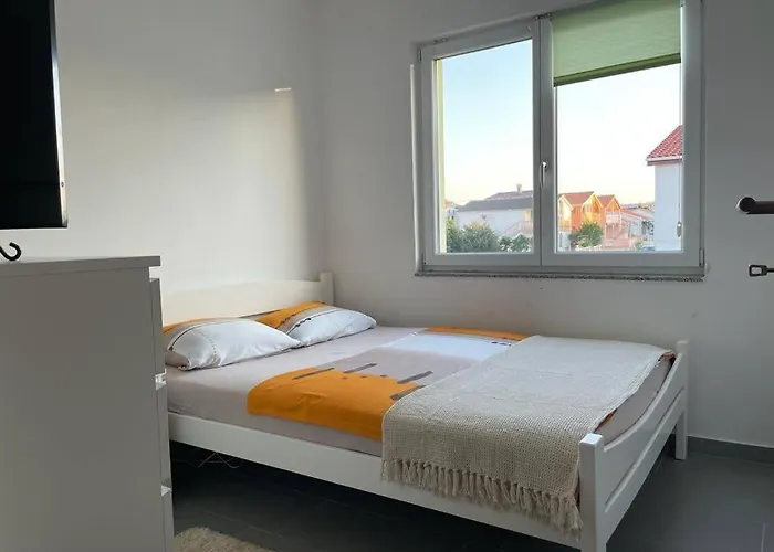 Bobovik - 3 Bedrooms Vir