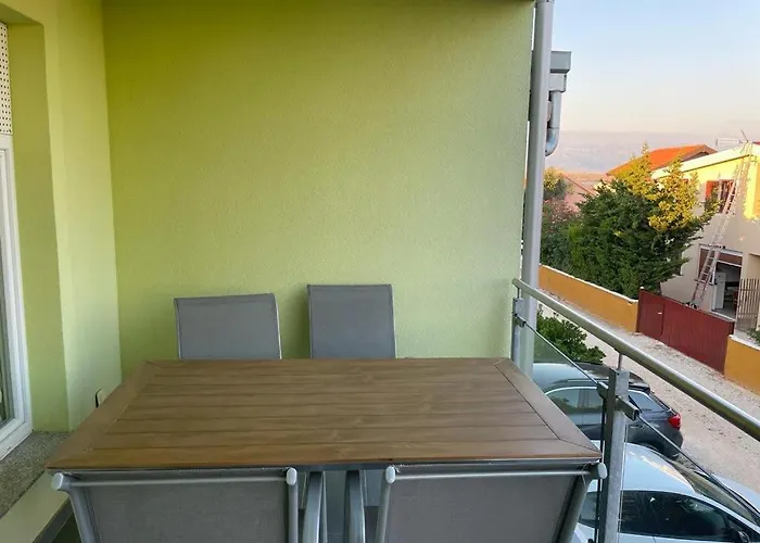 Bobovik - 3 Bedrooms Vir