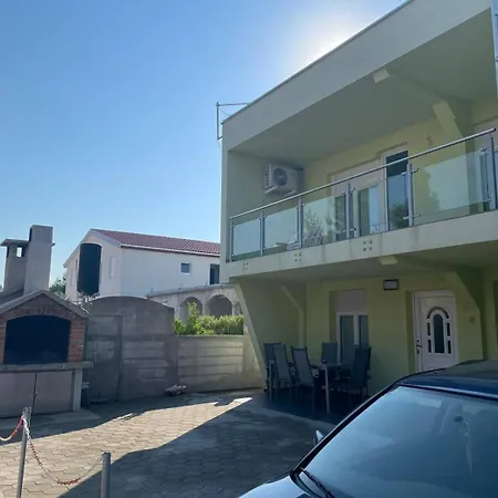 Bobovik - 3 Bedrooms Vir