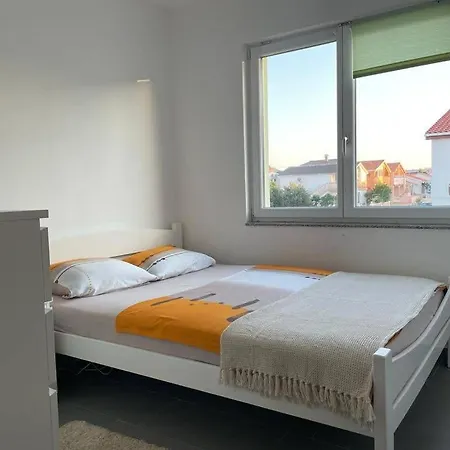 Bobovik - 3 Bedrooms Vir