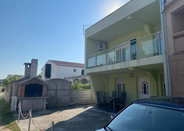 Bobovik - 3 Bedrooms Vir